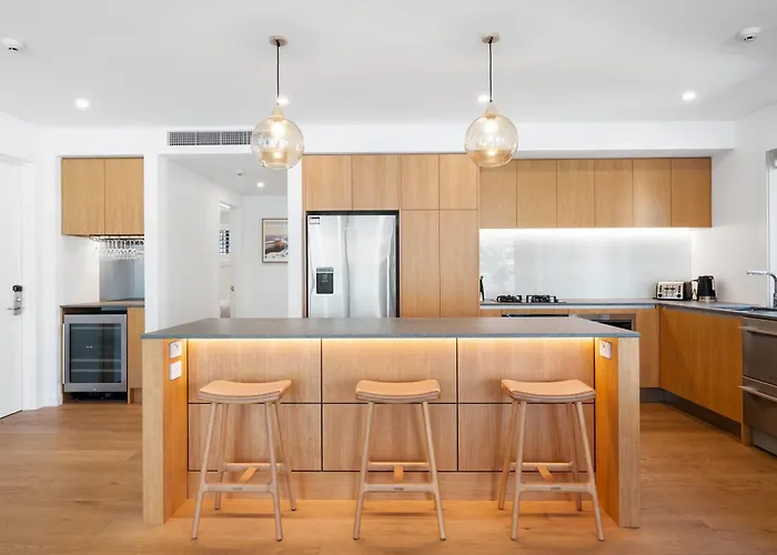 Lakeside Luxury 2 Bedroom Wanaka