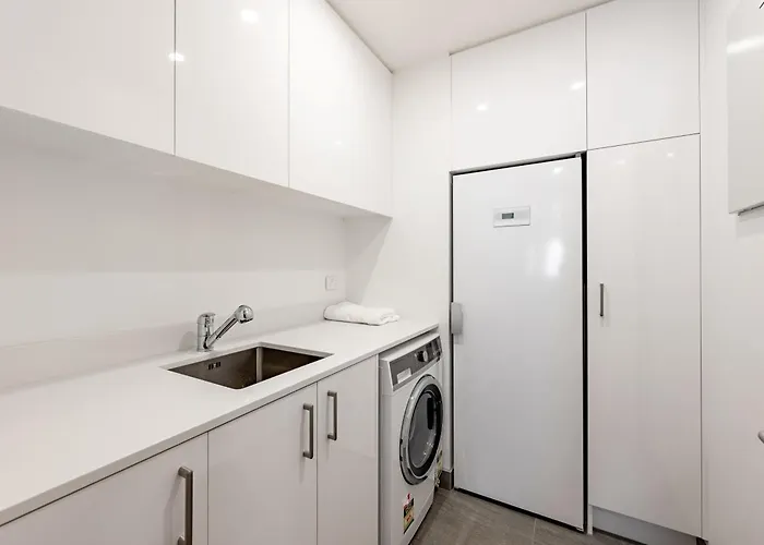 Lakeside Luxury 2 Bedroom