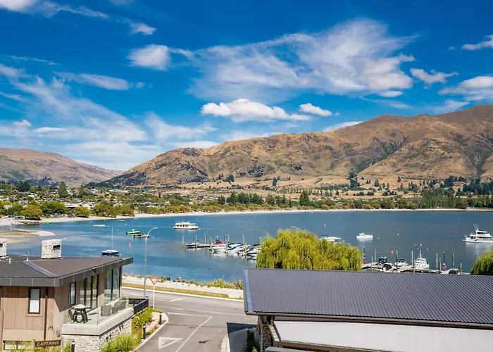 Lakeside Luxury 2 Bedroom