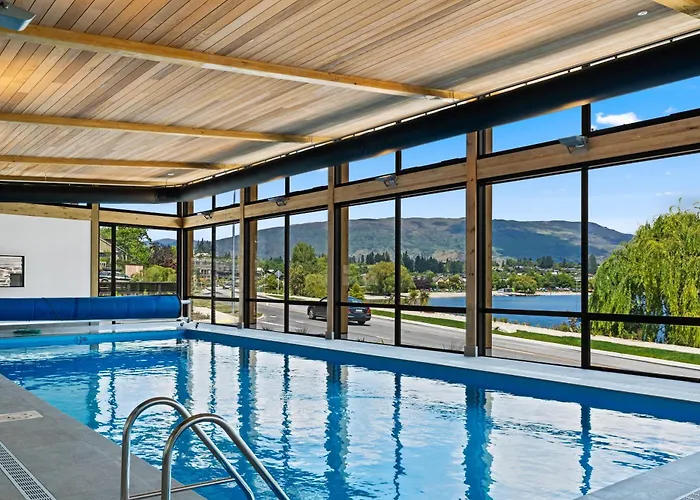 Lakeside Luxury 2 Bedroom * Wanaka
